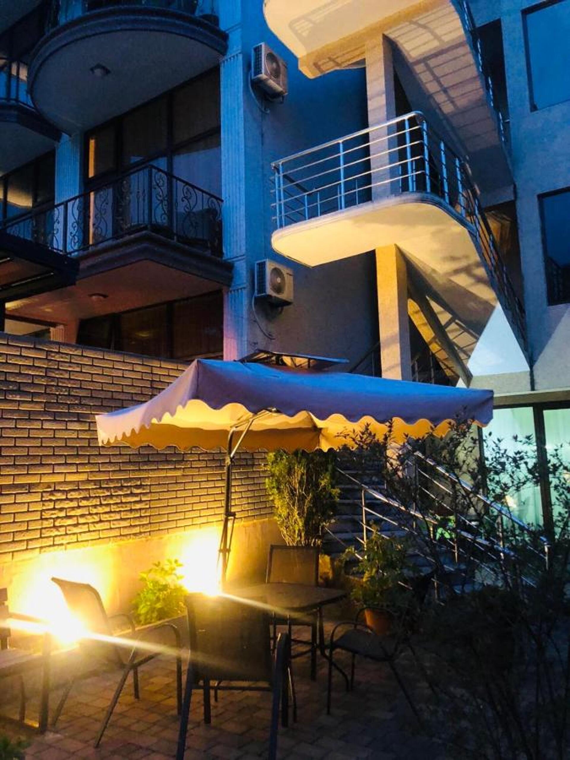 Kisi Hotel 2