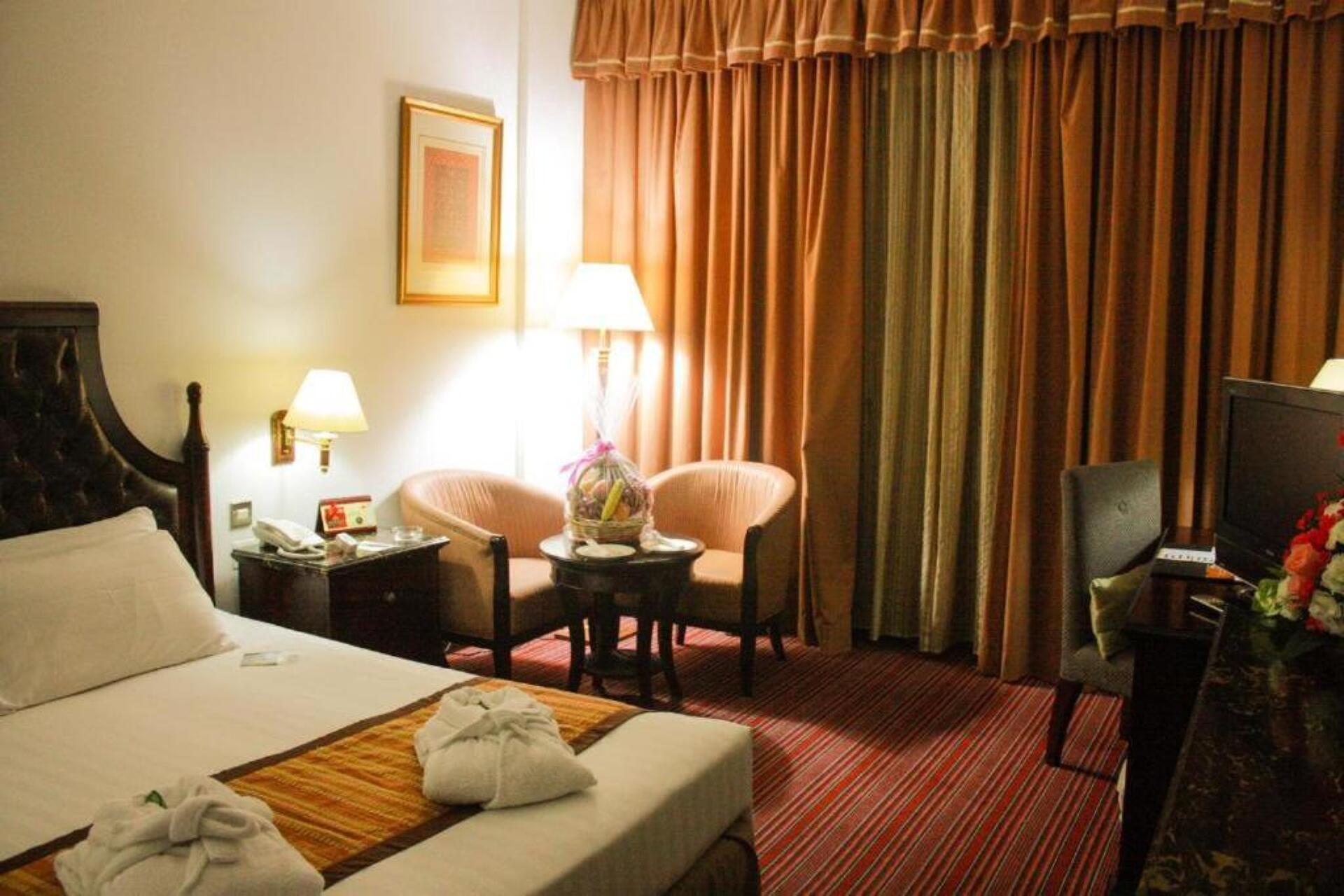 Knight Armour Hotel  10