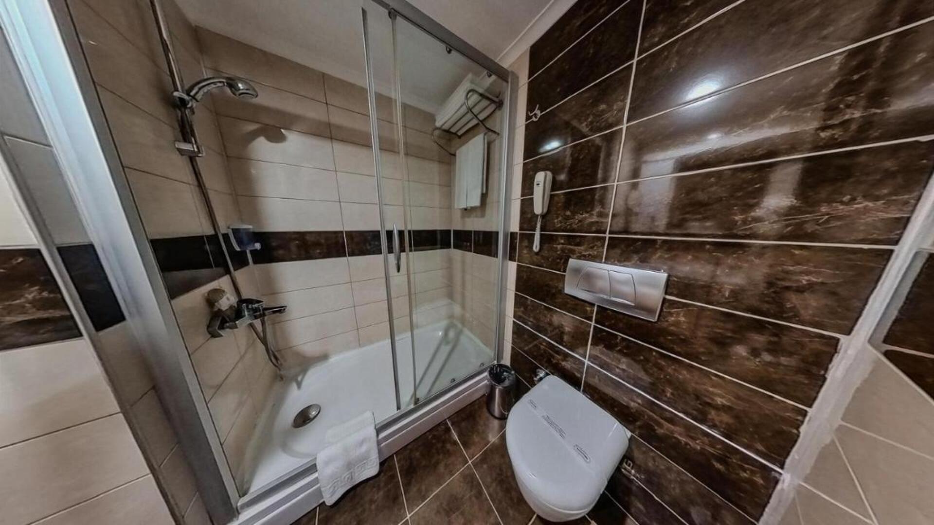 Adella Side Hotel 24