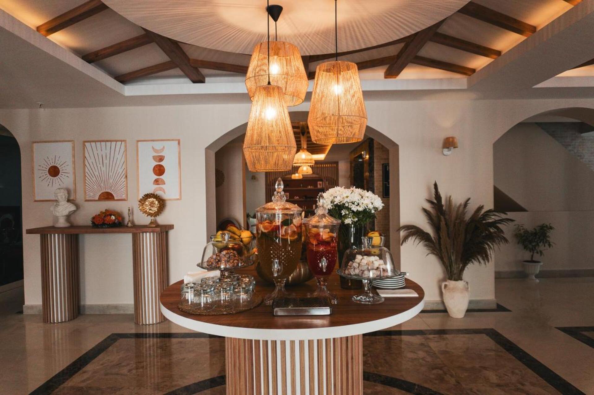 Adella Side Hotel 39
