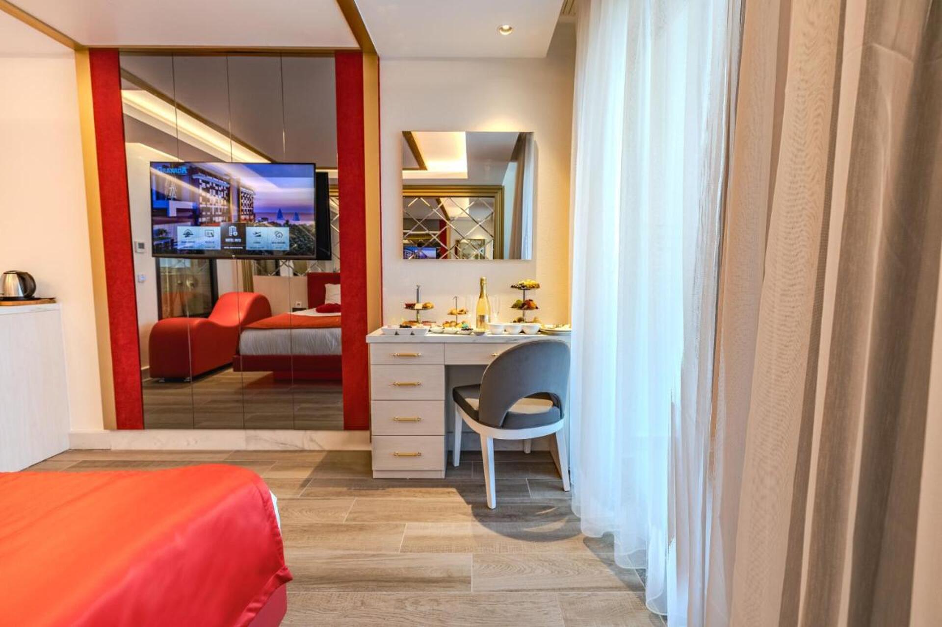 Granada Luxury Red - Adult Only 16+ 5* 13