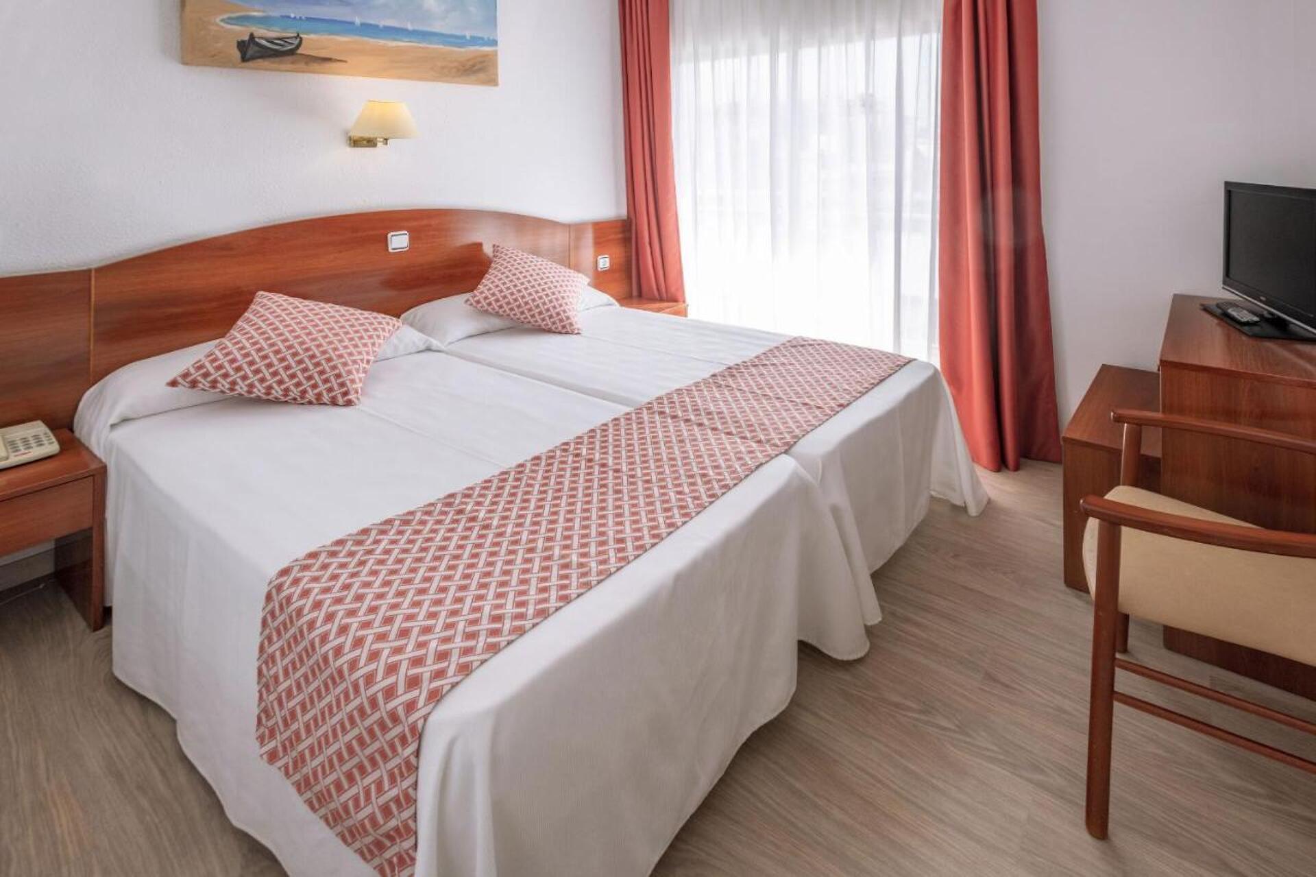 GHT Balmes, Hotel-Aparthotel&Splash 3* 38