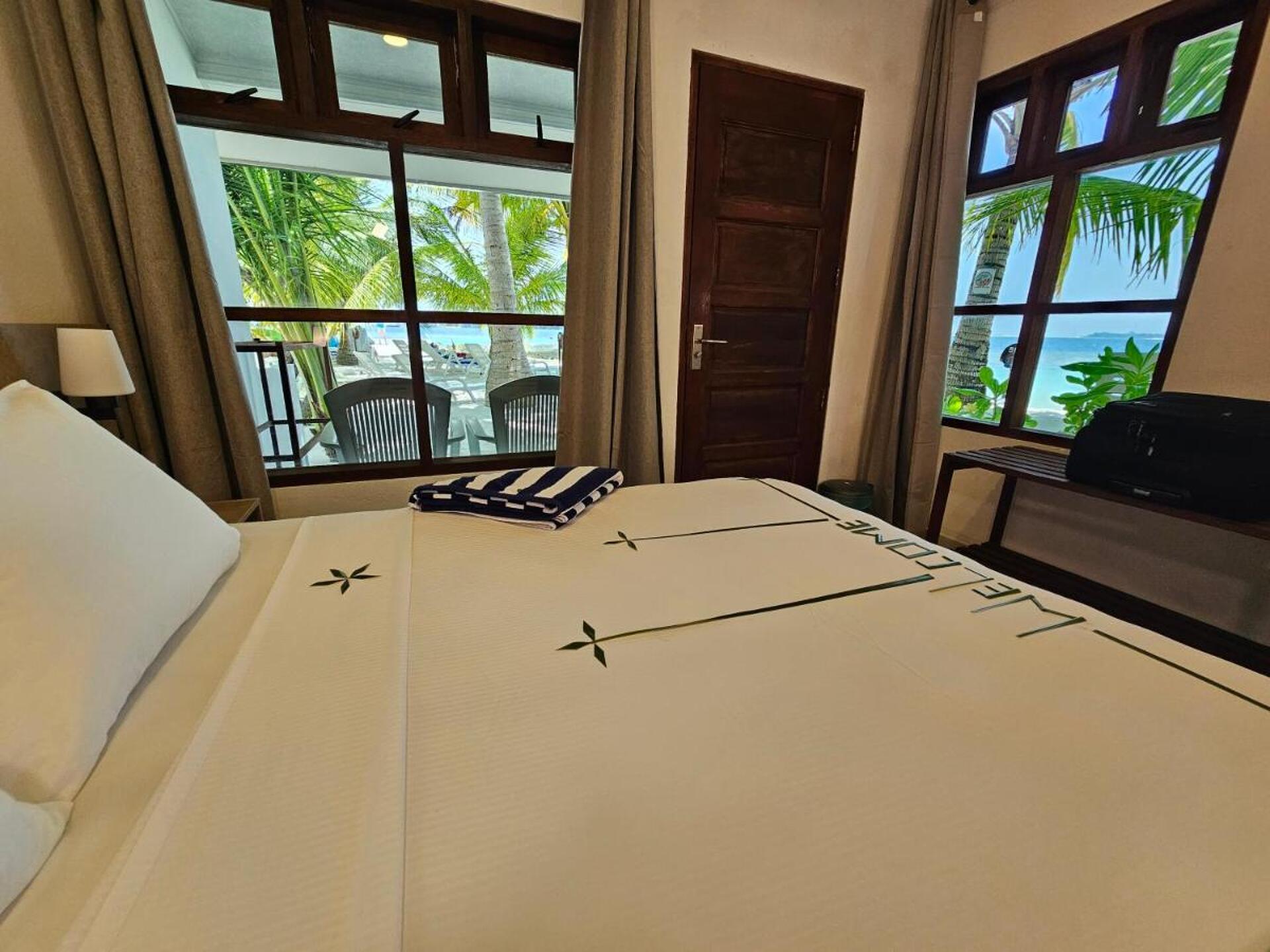 Lagoon View Maldives  4* 5
