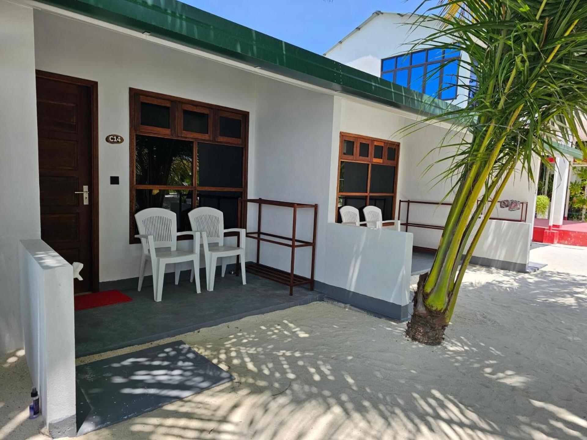 Lagoon View Maldives  4* 13