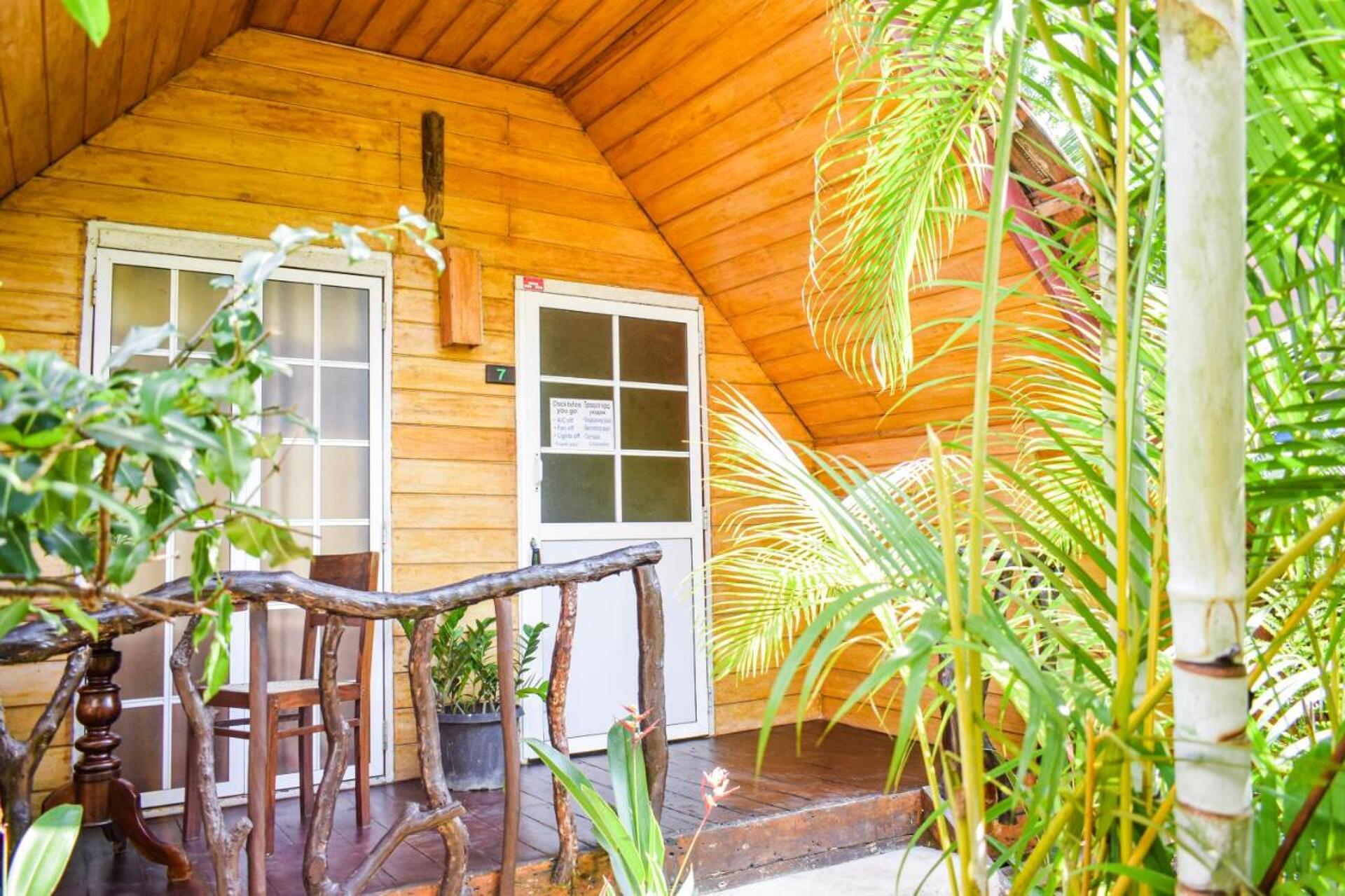 The Emerald Guest House & Villa 3* 43