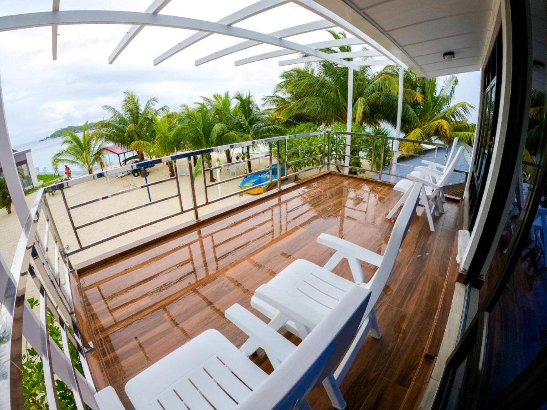 Lagoon View Maldives  4* 9