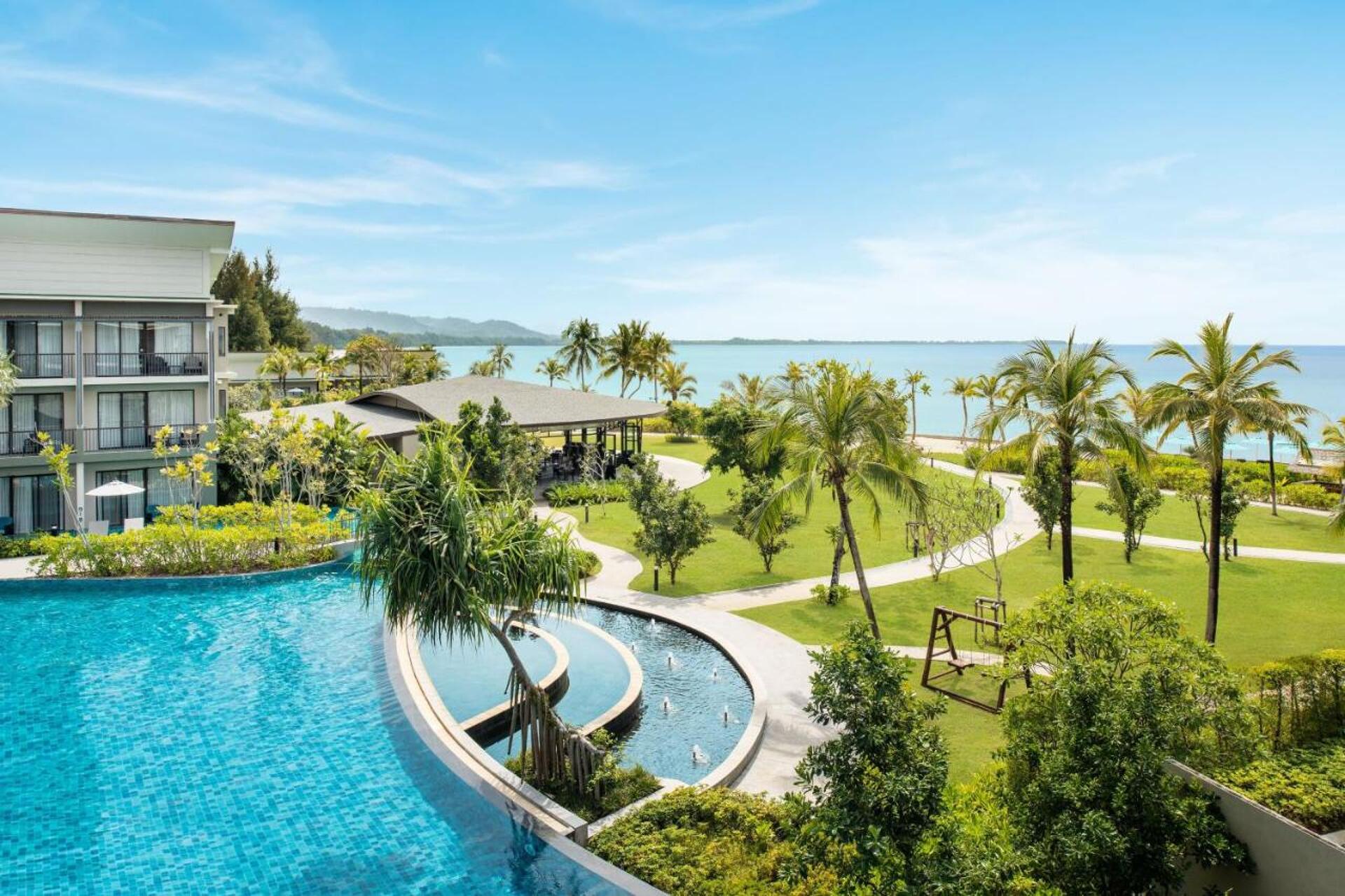 Le Meridien Khao Lak Beach & Spa Resort 2