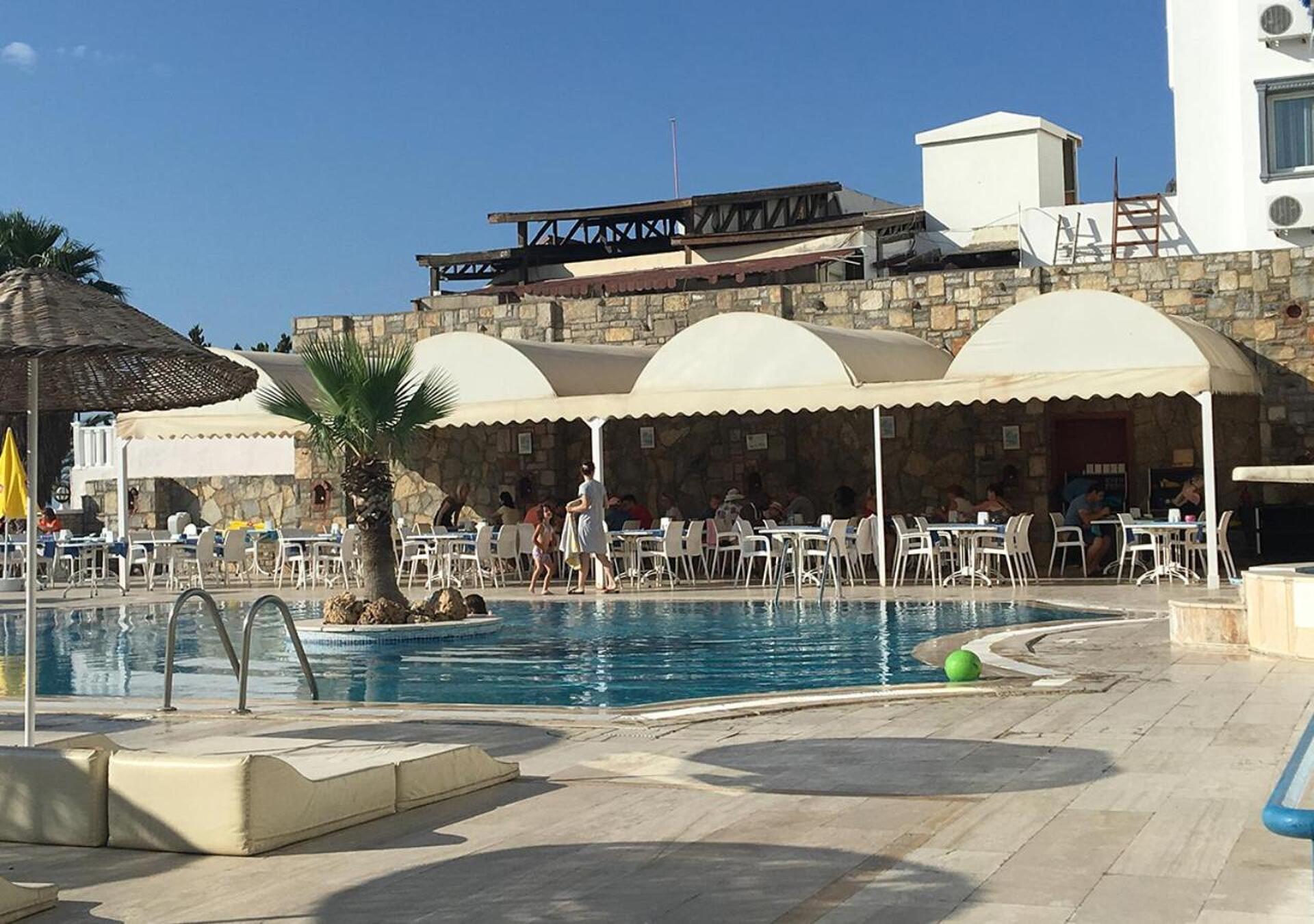 Sunpoint Family Hotel  25