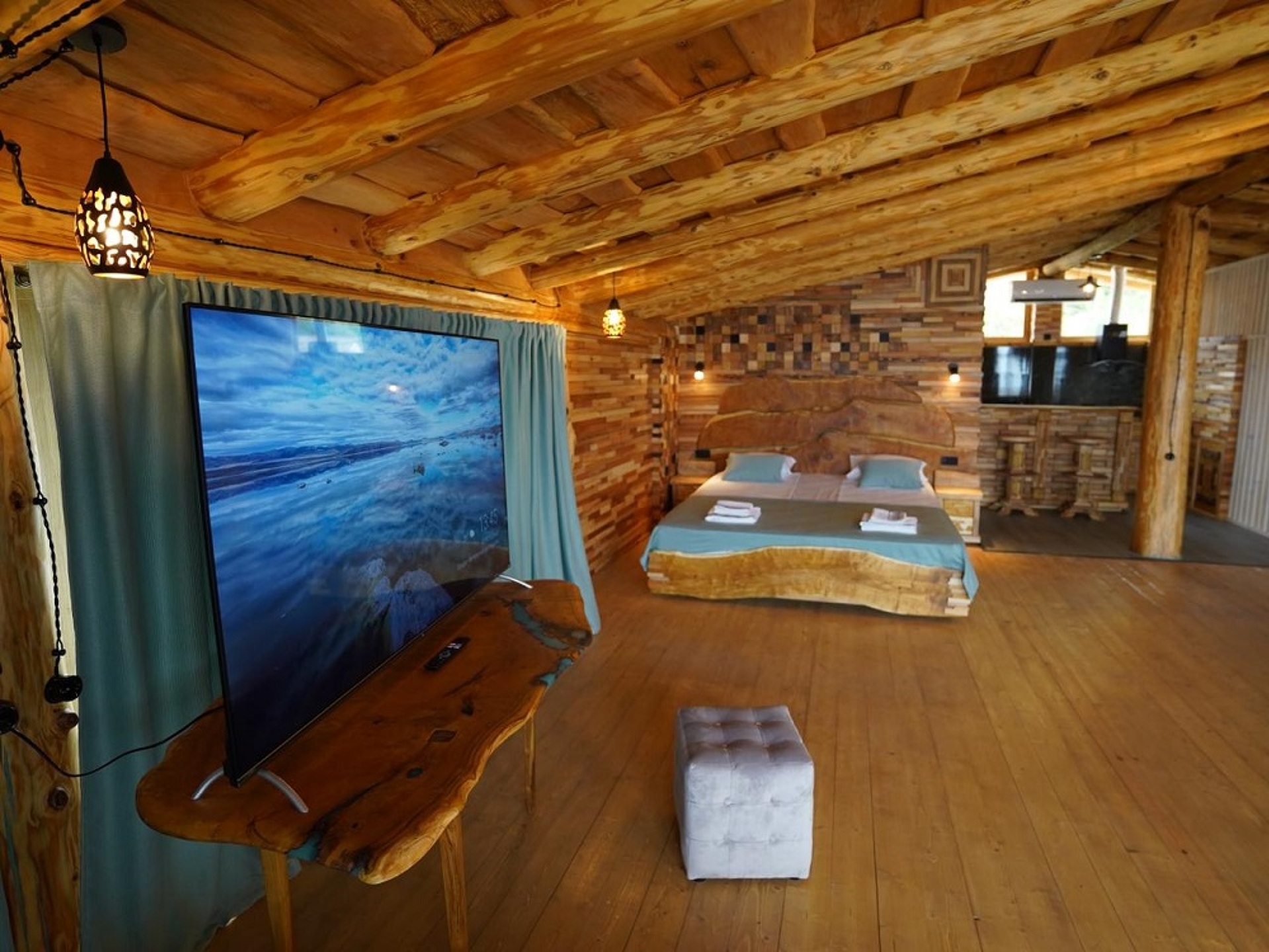 Captain Black Hotel 13