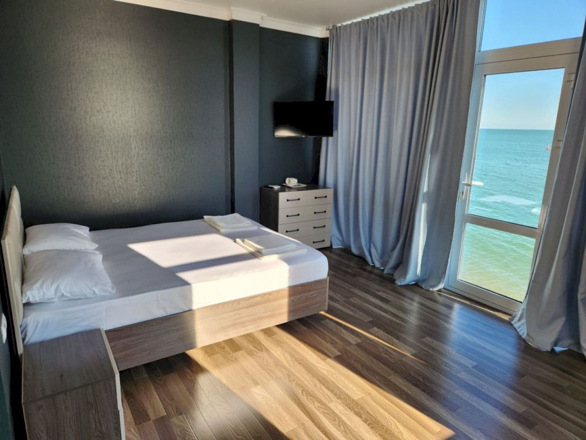 Captain Black Hotel 9