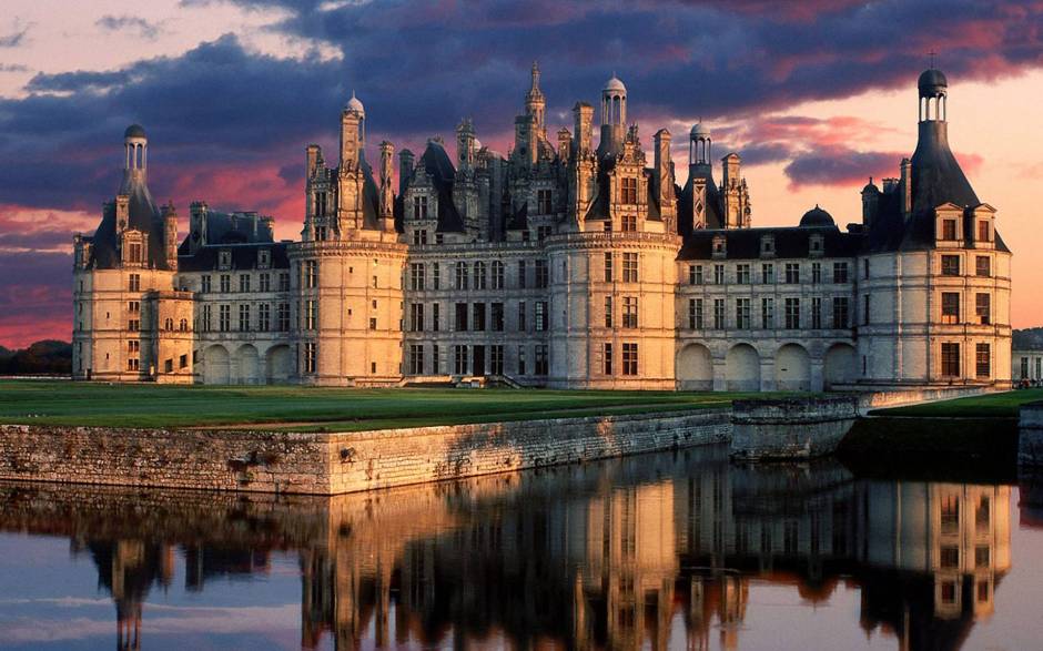 Путешествие в прошлое: 7 самых красивых замков Европы