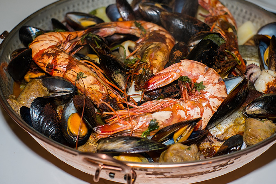 Морской коктейль Классный кальмар! Заморожен в море!. Свежие и замороженные рыба