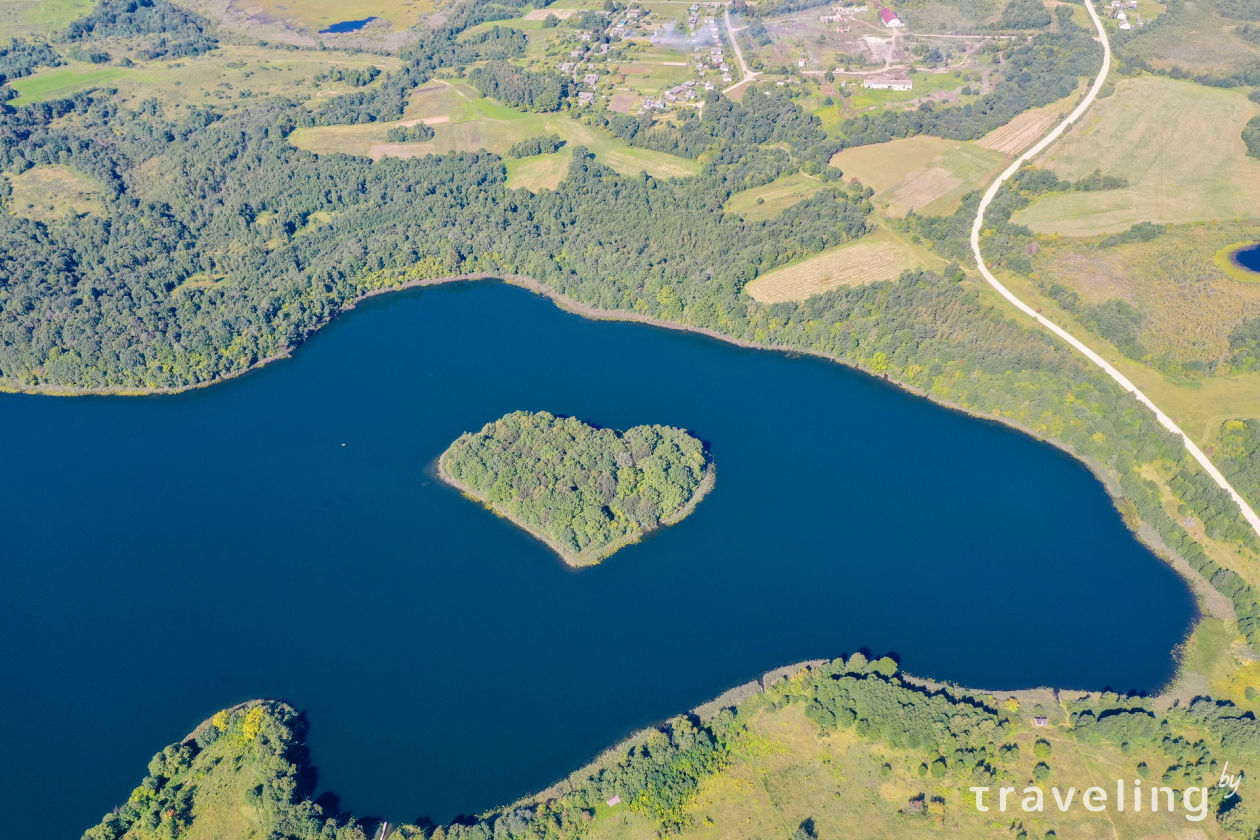 Острова озера глубокого. Лорейн Каунти озеро сердце. Освейское озеро Беларусь. Озеро сердце Онтарио Канада. Озеро глубокое Витебская область.