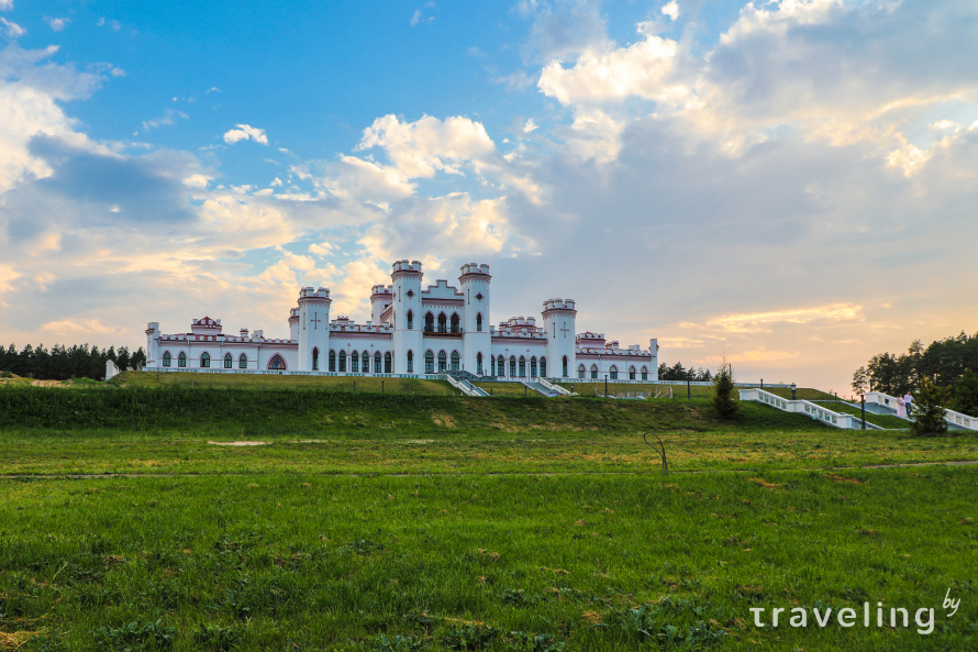 Замок в коссово беларусь фото