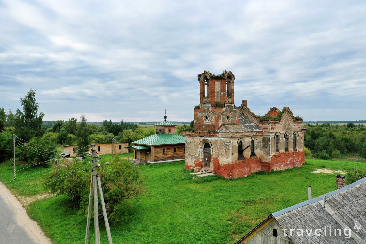 Храм в деревне картинки