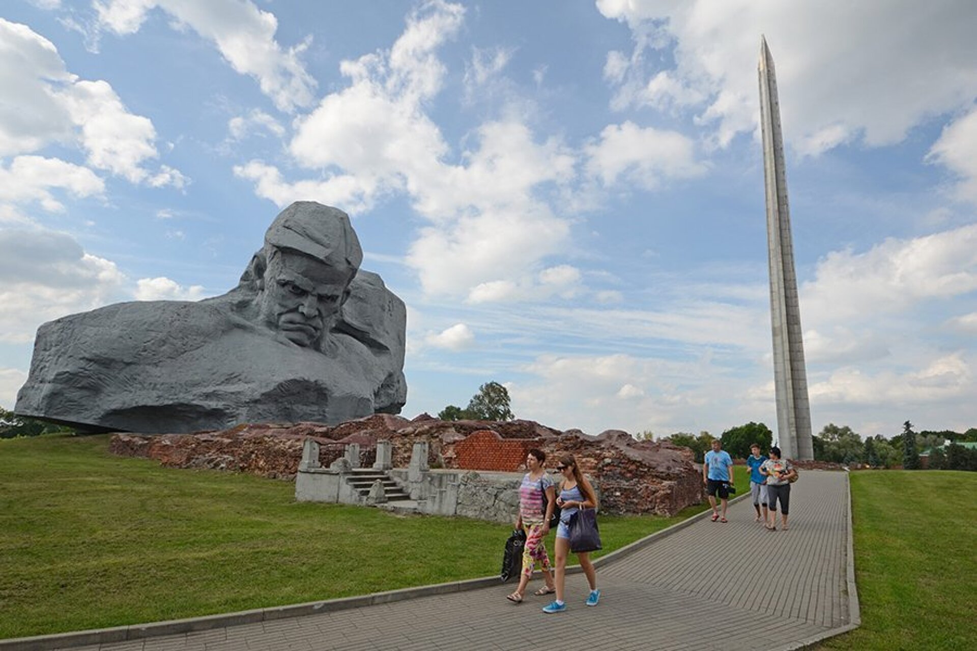 БРЕСТ - ПУЩА, 2 ДНЯ 1