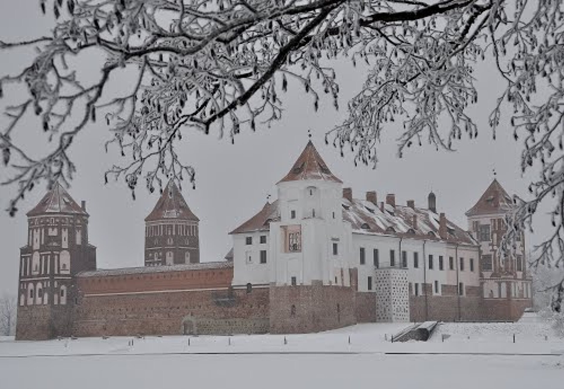 Памятники Мира и Несвижа (с обе­дом и входными билетами) 9