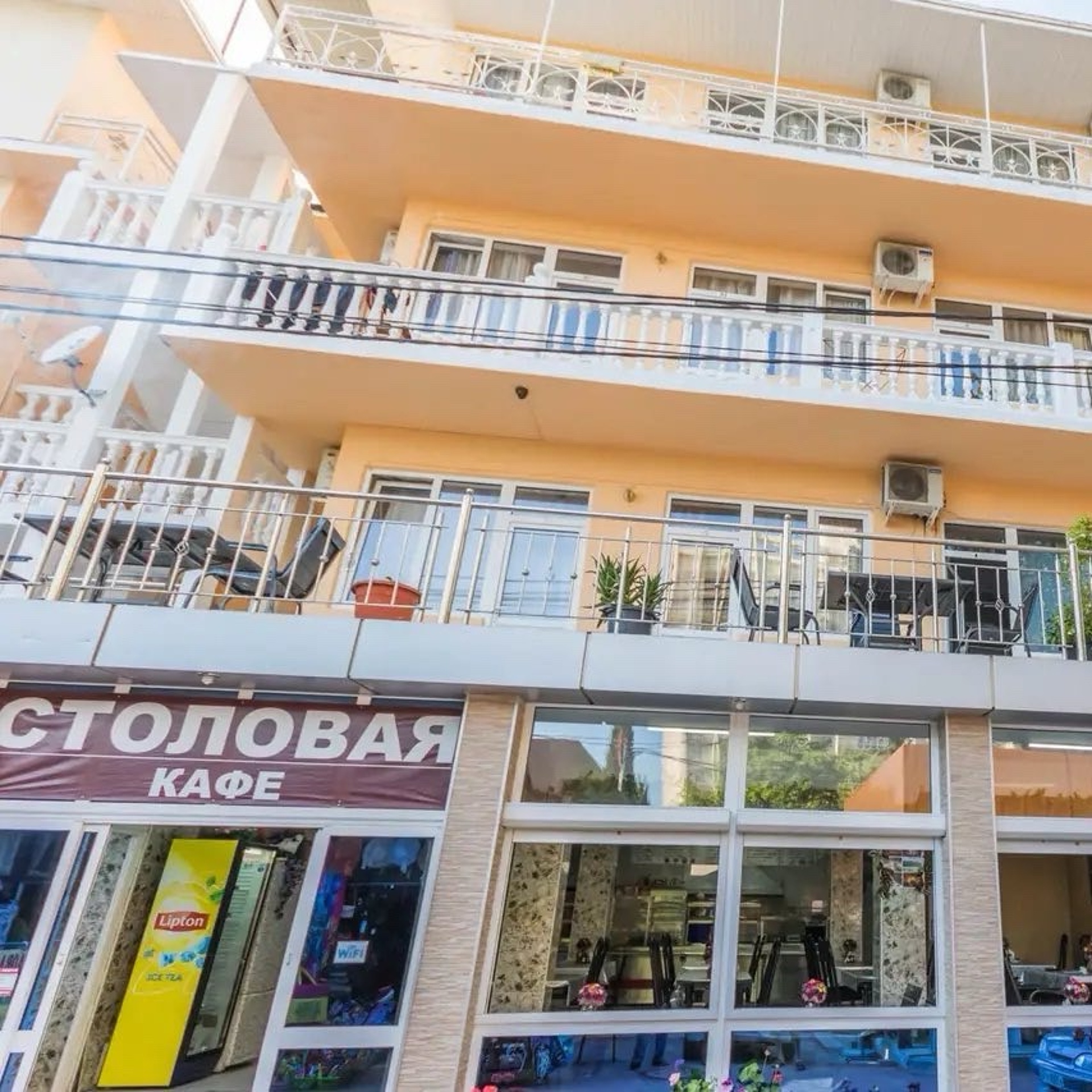 Гостевой дом МИЛЕНА на самолете, Сочи, Адлер. Всего 50 метров от моря. Питание завтрак-ужин 13