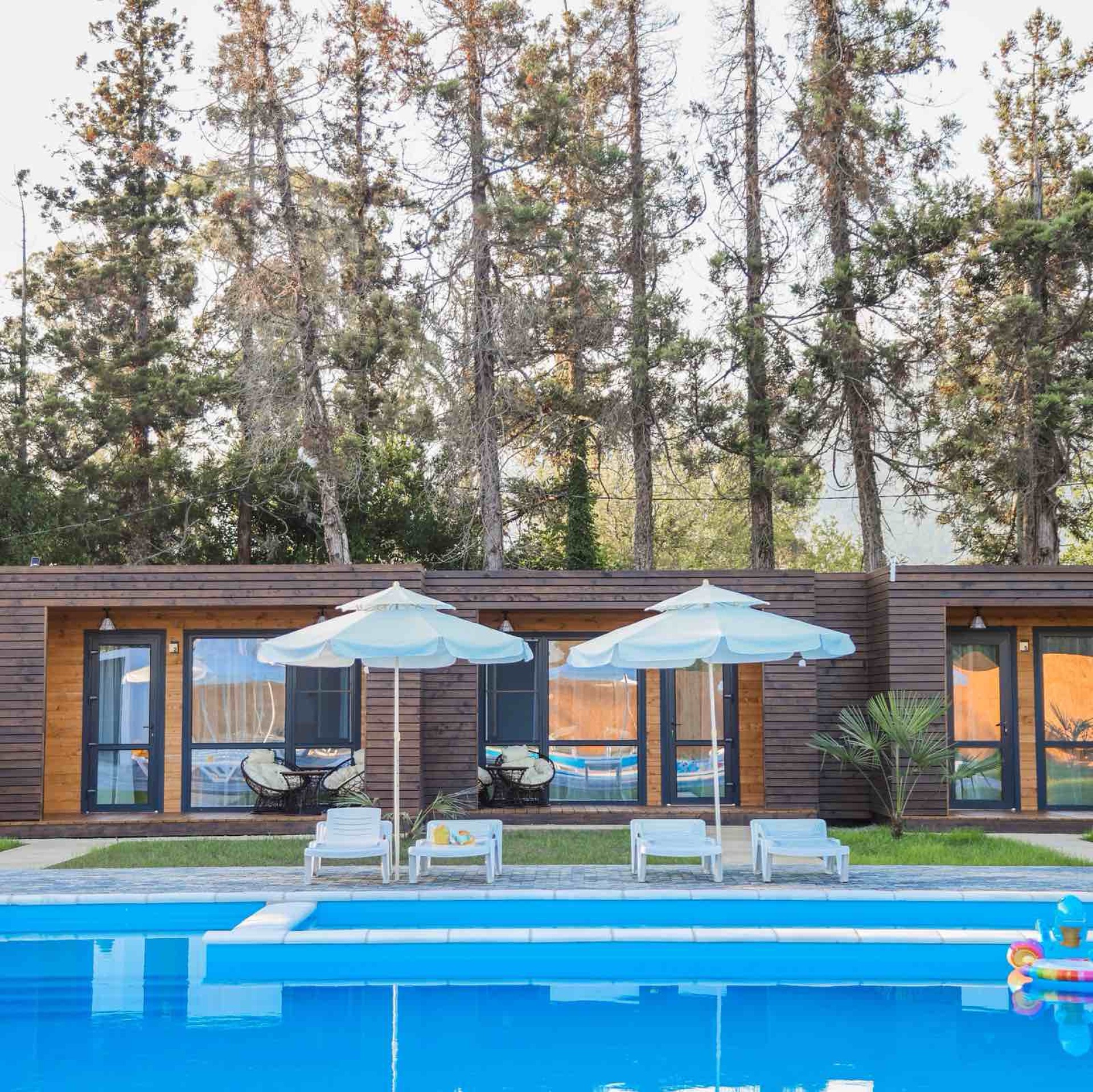 Гагра, Алахадзе. База отдыха «POOLSIDE beach resort» на поезде! Отдельные коттеджи, БОЛЬШОЙ БАССЕЙН 11
