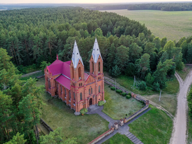 Костел Богоматери возле деревни Нестанишки