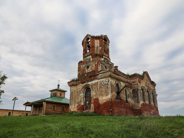 Церковь Рождества Богородицы в деревне Свеча photo 0