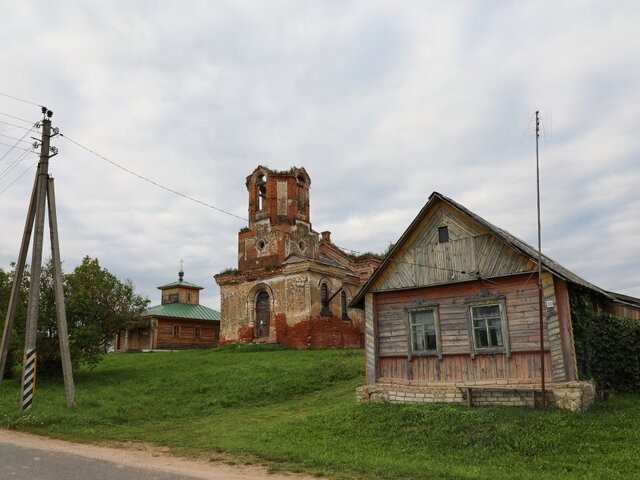Церковь Рождества Богородицы в деревне Свеча photo 1