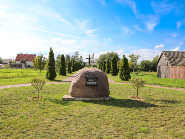 Успенская церковь в Сарье photo 2