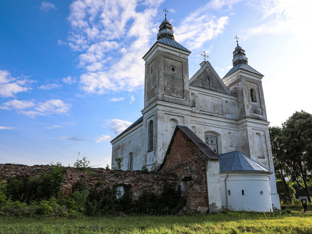 Троицкий костел и монастырь кармелитов в Засвири photo 1
