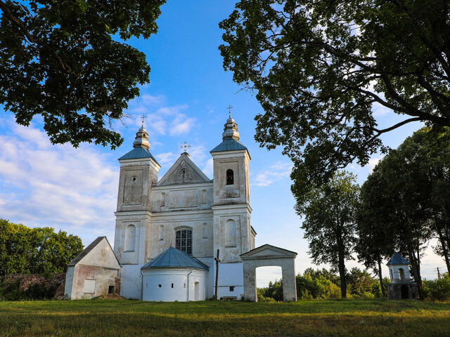 Троицкий костел и монастырь кармелитов в Засвири photo 3
