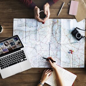 Отпуск. Солнце. Море. Полезные советы от velcom для уезжающих в роуминг