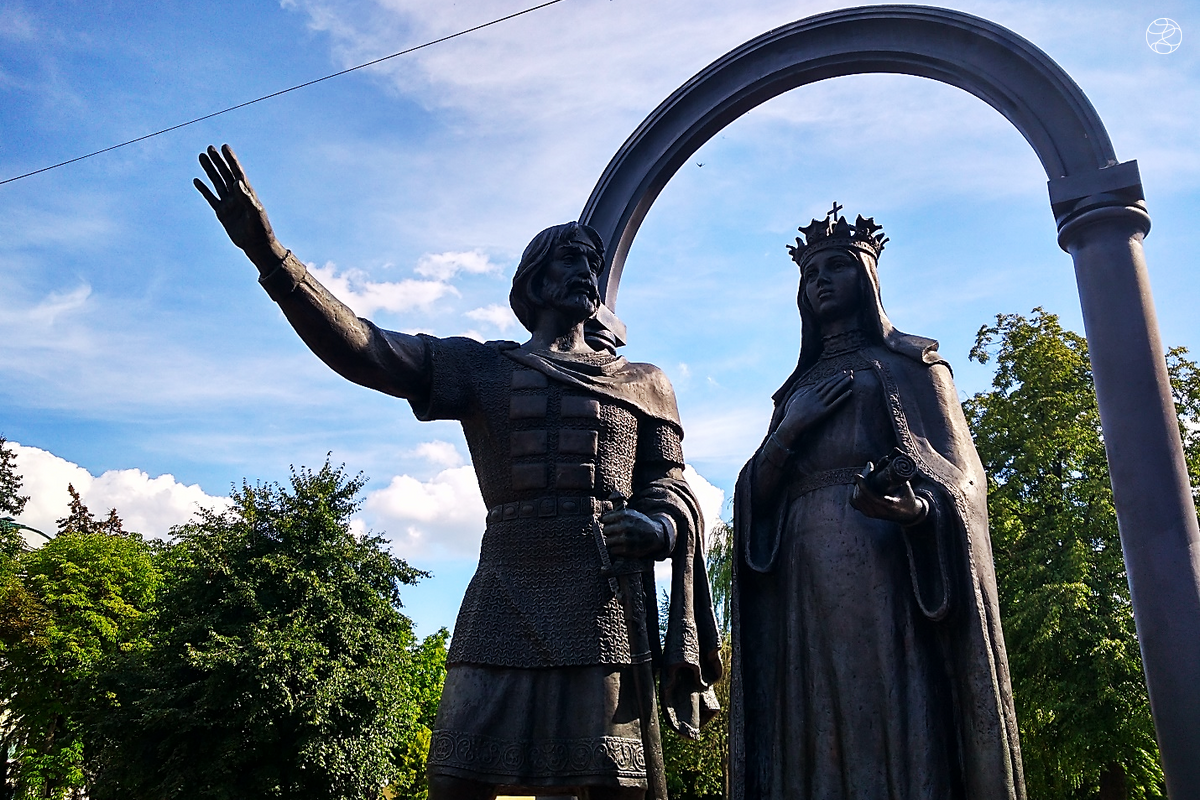 памятник основателям кобрина