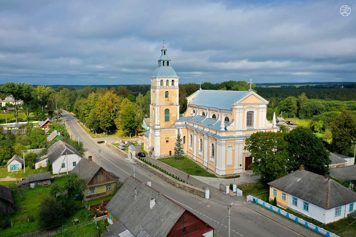 Костел Святого Николая в деревне Свирь