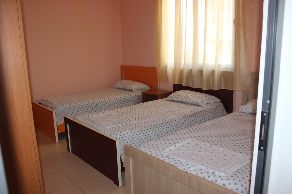 Haka Guesthouse 3*