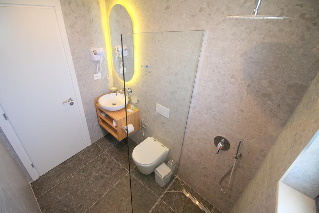 Blue Eye Hotel 4*