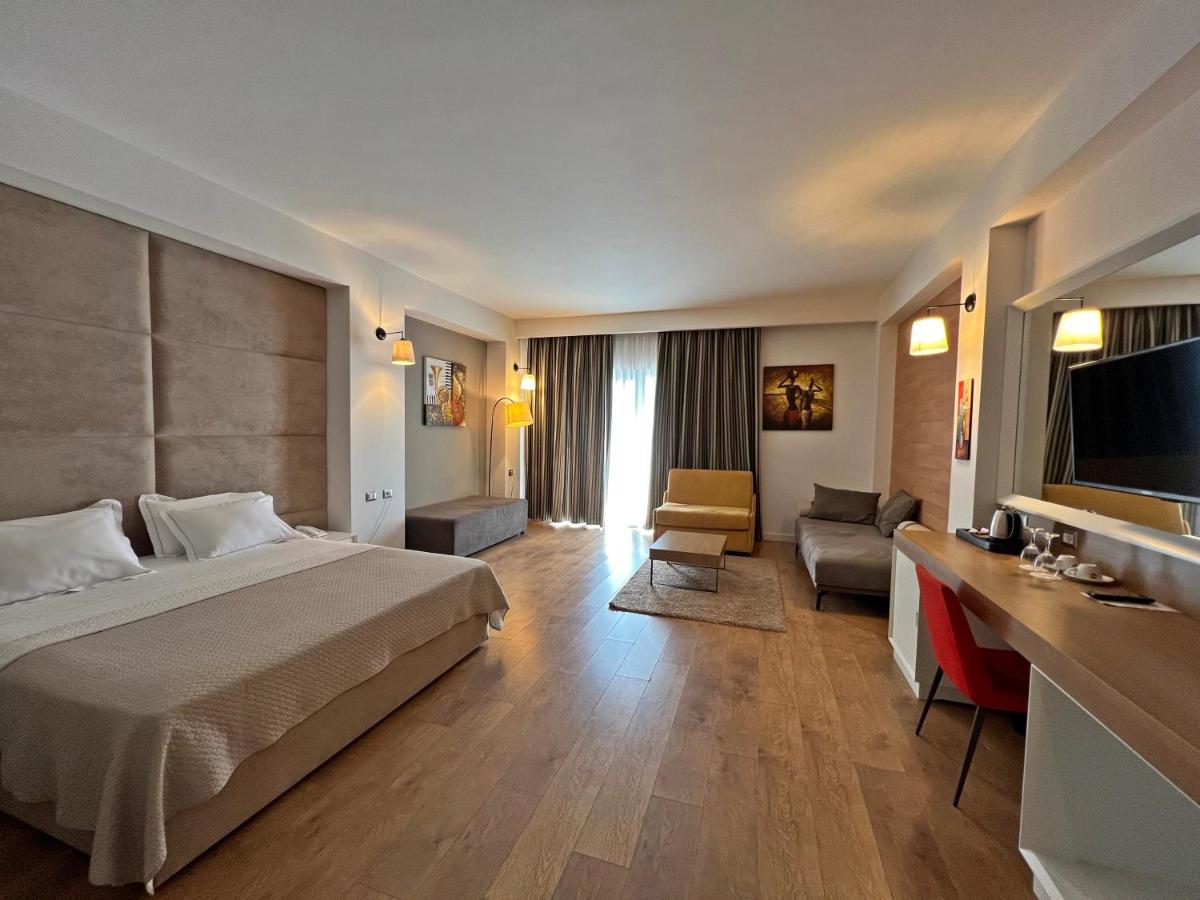 Sandy Beach Resort 4*