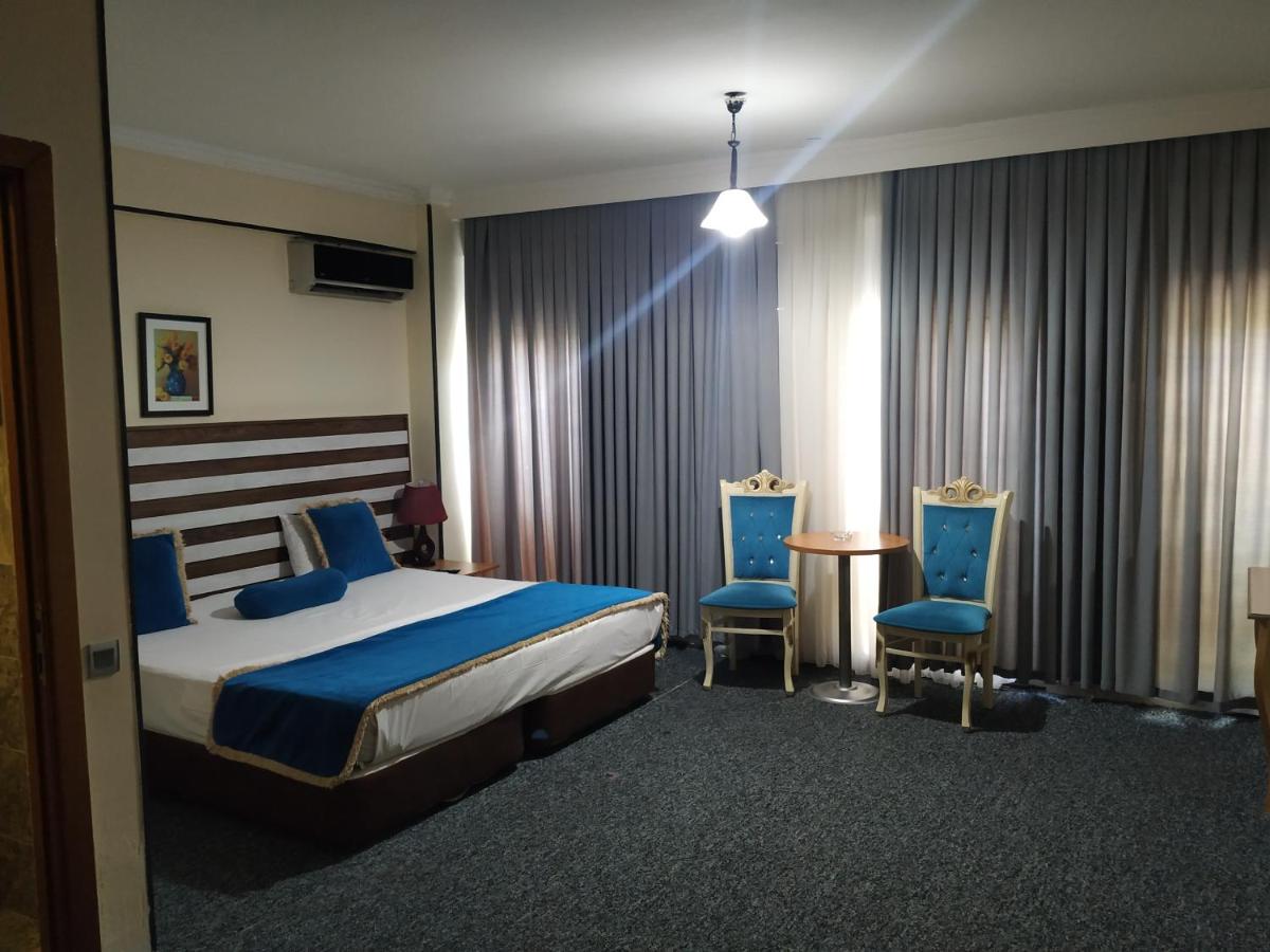 Gallery Hotel 4*
