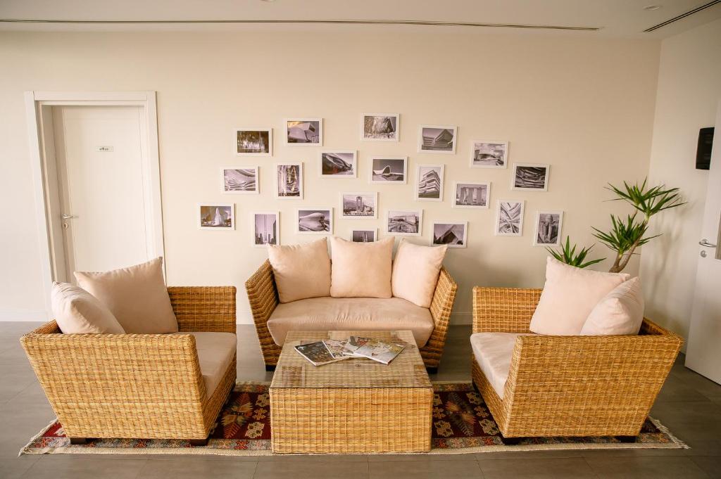 HomeBridge Hotel Apartments 4*, фото 9
