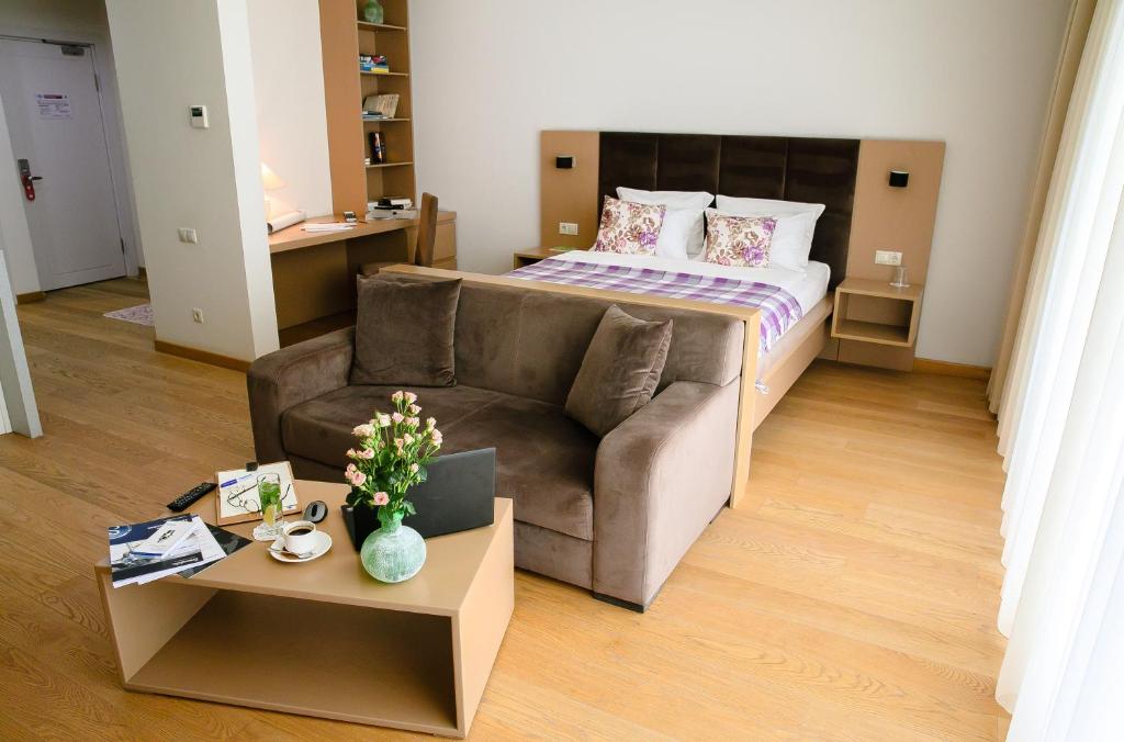 HomeBridge Hotel Apartments 4*, фото 2