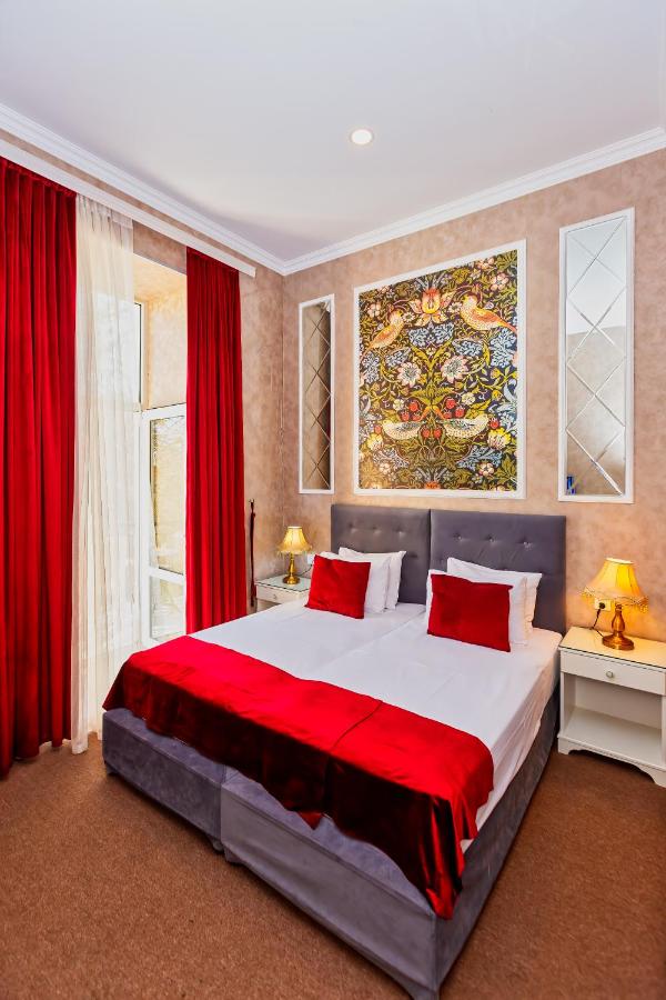 Midway Hotel Baku 4*