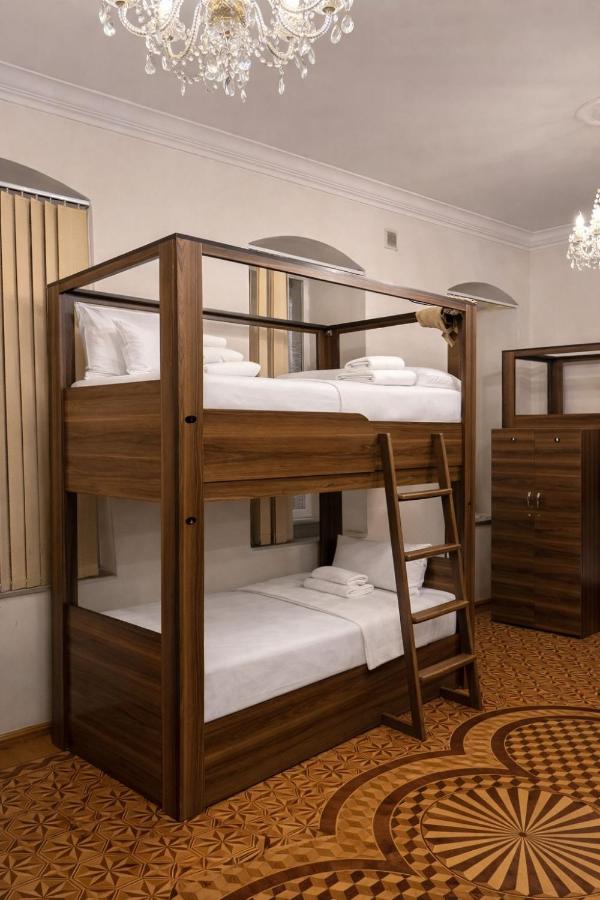 Home Suites Baku 3*