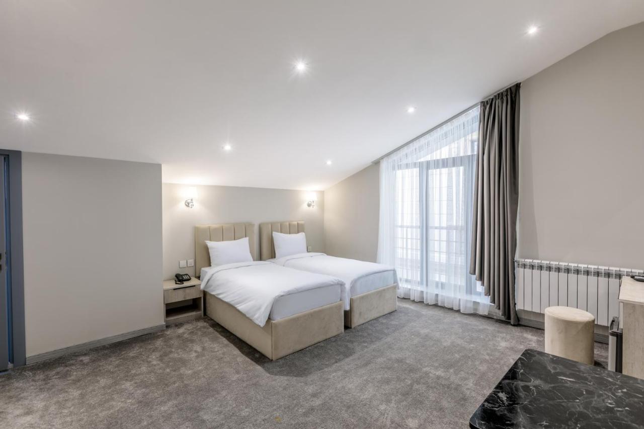 Sapphire Hotel Baku 3*