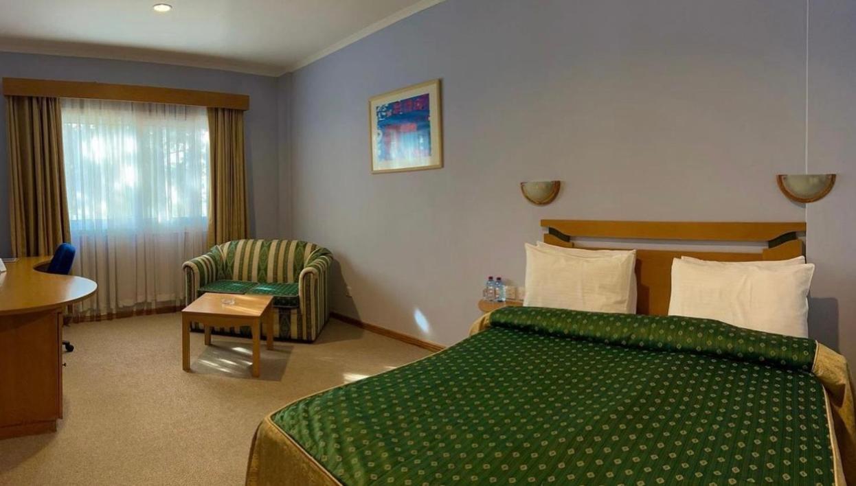 The Crescent Beach Hotel & Leisure Resort 3*