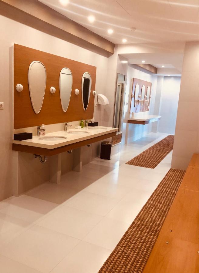 The Crescent Beach Hotel & Leisure Resort 3*, фото 2