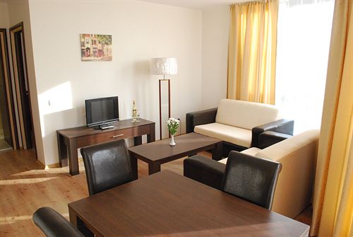 Camelot Residence 4*