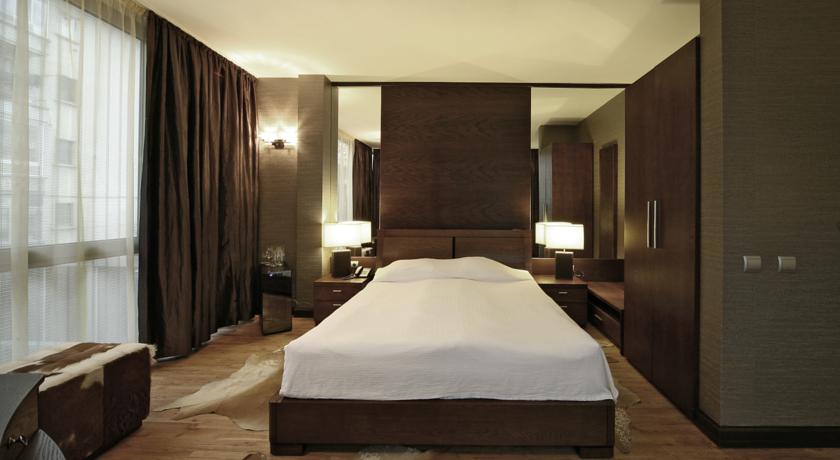 City Hotel Pleven 4*