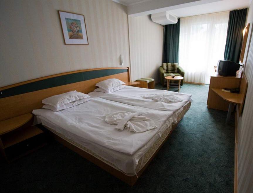 Club Hotel Strandja 4*