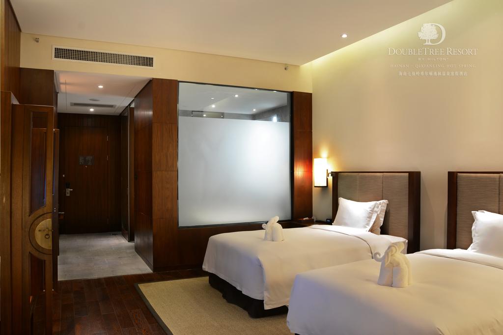 DoubleTree Resort by Hilton Hotel Hainan - Qixianling Hot Spring 5*
