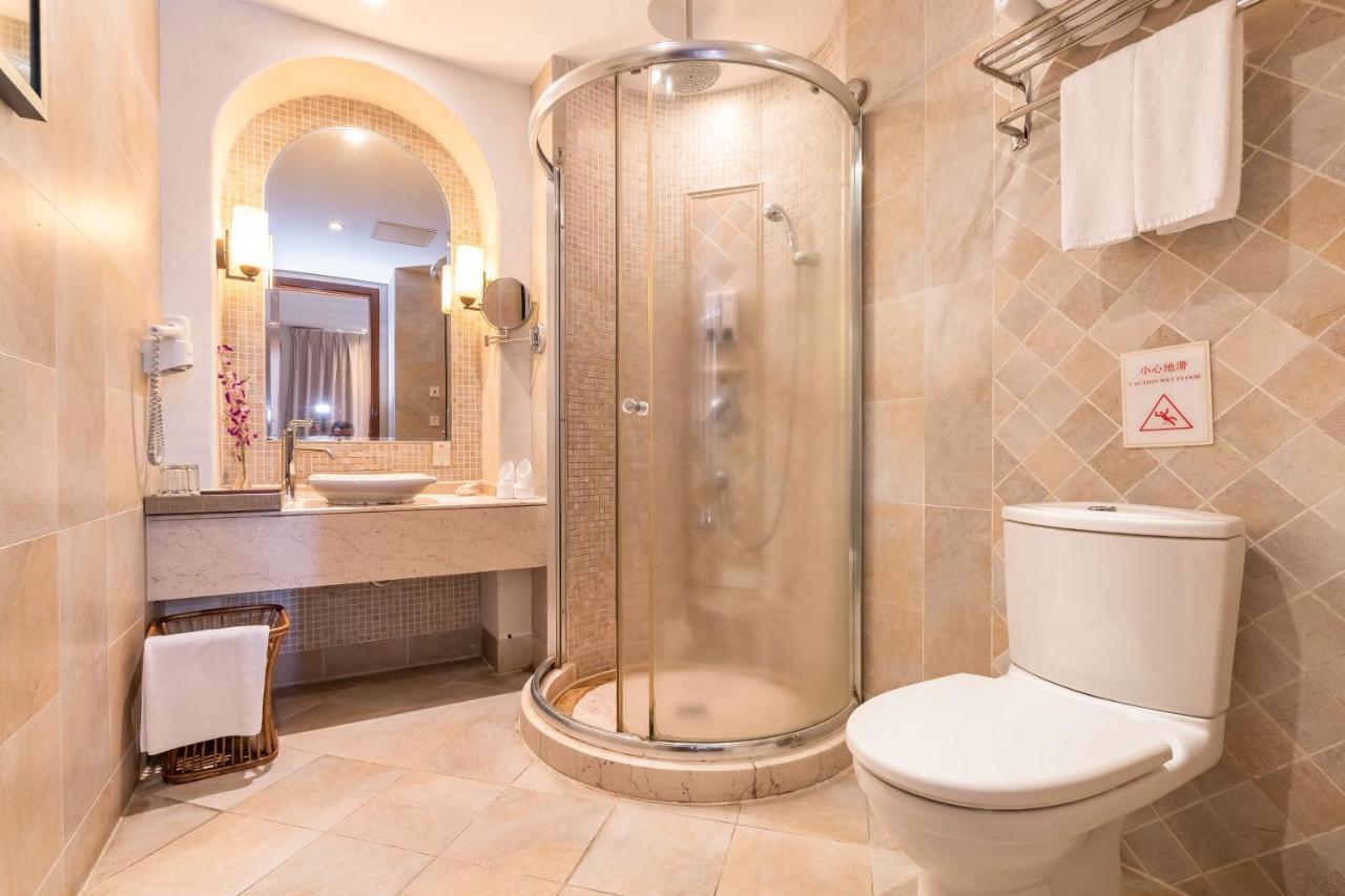 Aegean Suites Sanya Yalong Bay Resort 5*