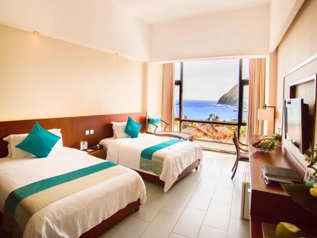Sanya Luyi Seaview Hotel 4*