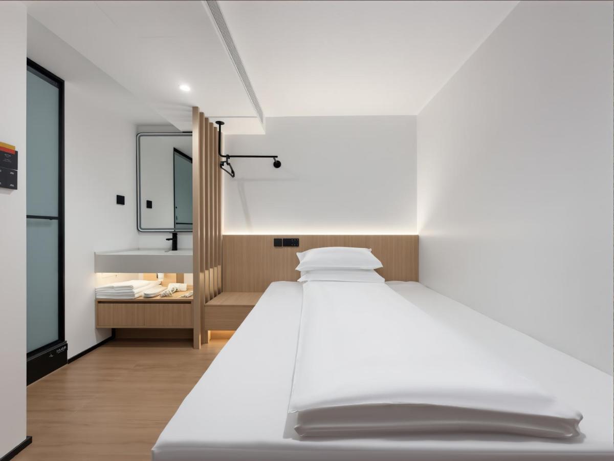 Beijing South Railway Station Temple of Heaven Manxin Hotel 3*